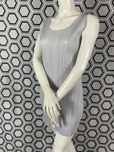 Charger l'image dans la galerie, Mini-robe Pleats Please Issey Miyake taille 38