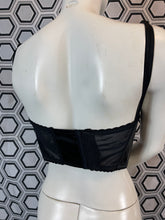 Charger l'image dans la galerie, Incroyable bustier en cuir à seins coniques Jean Paul Gaultier taille 36