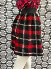 Charger l'image dans la galerie, Jupe écossaise JC de Castelbajac taille 36