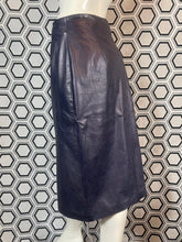 Charger l'image dans la galerie, Jupe en cuir Morabito taille 38