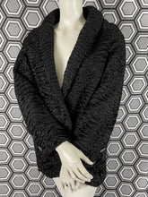 Charger l'image dans la galerie, Ensemble Chantal Thomass en astrakan vintage taille 36