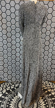 Charger l'image dans la galerie, Superbe robe en perles taille 36 tenue d’opéra