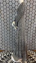 Charger l'image dans la galerie, Superbe robe en perles taille 36 tenue d’opéra