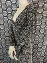 Charger l'image dans la galerie, Superbe robe en perles taille 36 tenue d’opéra