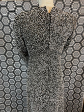 Charger l'image dans la galerie, Superbe robe en perles taille 36 tenue d’opéra