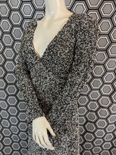 Charger l'image dans la galerie, Superbe robe en perles taille 36 tenue d’opéra