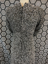 Charger l'image dans la galerie, Superbe robe en perles taille 36 tenue d’opéra