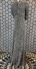 Charger l'image dans la galerie, Superbe robe en perles taille 36 tenue d’opéra