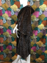 Charger l'image dans la galerie, Manteau en vison Max Mara taille 38