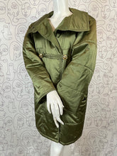 Charger l'image dans la galerie, Manteau matelassé kaki Nina Ricci taille 38