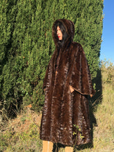 Charger l'image dans la galerie, Manteau en vison Max Mara taille 38