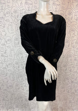 Charger l'image dans la galerie, Robe en velours vintage Guy Laroche taille 38