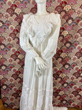 Charger l'image dans la galerie, Superbe robe longue vintage taille 34