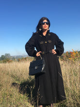 Charger l'image dans la galerie, Superbe manteau Yves Saint Laurent Fourrures taille 42