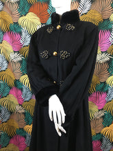 Charger l'image dans la galerie, Superbe manteau Yves Saint Laurent Fourrures taille 42