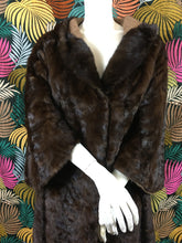 Charger l'image dans la galerie, Manteau en vison Max Mara taille 38