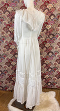Charger l'image dans la galerie, Superbe robe longue vintage taille 34