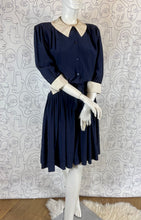 Charger l'image dans la galerie, Robe vintage Guy Laroche diffusion taille 40