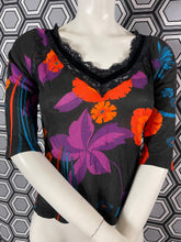 Charger l&#39;image dans la galerie, Haut Dolce &amp; Gabbana fleurs taille 36
