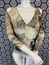 Charger l&#39;image dans la galerie, Haut en mesh Roberto Cavalli taille 42
