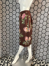 Charger l&#39;image dans la galerie, Jupe à fleurs Ungaro taille 38
