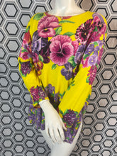 Charger l&#39;image dans la galerie, Haut Versace jeans couture taille 40
