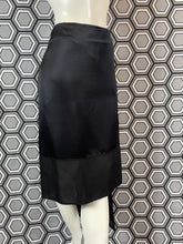 Charger l&#39;image dans la galerie, Jupe asymétrique Céline taille 38
