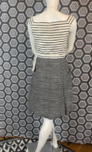 Charger l'image dans la galerie, Superbe robe Prada taille 36

