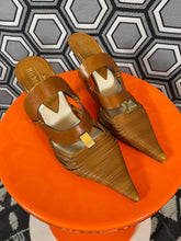 Charger l&#39;image dans la galerie, Paire d’escarpins Michel Perry pointure 36 1/2
