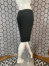 Charger l&#39;image dans la galerie, Bermuda Red Valentino brodé de perles taille 38
