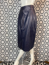 Charger l&#39;image dans la galerie, Jupe en cuir Morabito taille 38
