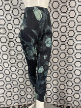 Charger l&#39;image dans la galerie, Pantalon Pleats Please Issey Miyake
