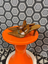 Charger l&#39;image dans la galerie, Paire d’escarpins Michel Perry pointure 36 1/2
