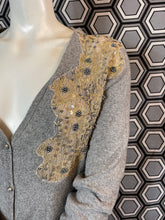 Charger l&#39;image dans la galerie, Cardigan Manoush brodé taille 40
