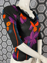 Charger l&#39;image dans la galerie, Haut Dolce &amp; Gabbana fleurs taille 36
