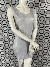 Charger l&#39;image dans la galerie, Mini-robe Pleats Please Issey Miyake taille 38
