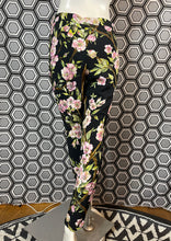 Charger l&#39;image dans la galerie, Pantalon à fleurs Dolce &amp; Gabbana taille 34
