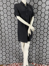 Charger l&#39;image dans la galerie, Robe chemise Equipment en soie taille 36
