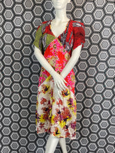 Charger l'image dans la galerie, Superbe robe Christian Lacroix taille 38
