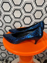 Charger l&#39;image dans la galerie, Escarpins bleu merallisé léopard pointure 37,5 italienne.
