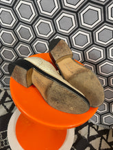 Charger l&#39;image dans la galerie, Paire de chaussures Robert Clergerie pointure 36
