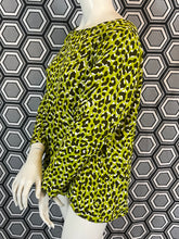 Charger l'image dans la galerie, Superbe blouse léopard Yves Saint Laurent rive gauche taille 42
