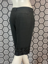 Charger l&#39;image dans la galerie, Bermuda Red Valentino brodé de perles taille 38
