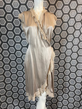 Charger l'image dans la galerie, Robe Queenie en soie taille 40
