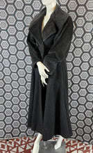 Charger l&#39;image dans la galerie, Manteau Paco Rabanne gros pailleté taille 38
