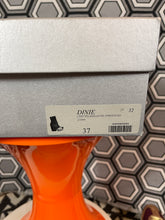 Charger l&#39;image dans la galerie, Paire de bottines en daim Robert Clergerie pointure 37
