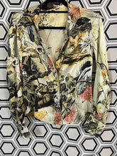 Charger l&#39;image dans la galerie, Incroyable chemise Roberto Cavalli taille 38

