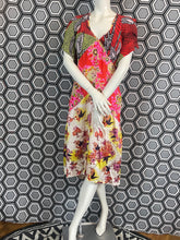 Charger l'image dans la galerie, Superbe robe Christian Lacroix taille 38
