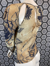 Charger l&#39;image dans la galerie, Haut en mesh Roberto Cavalli taille 42
