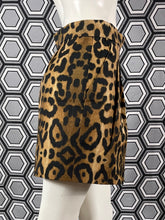 Charger l&#39;image dans la galerie, Short léopard Giambattista Valli taille 36
